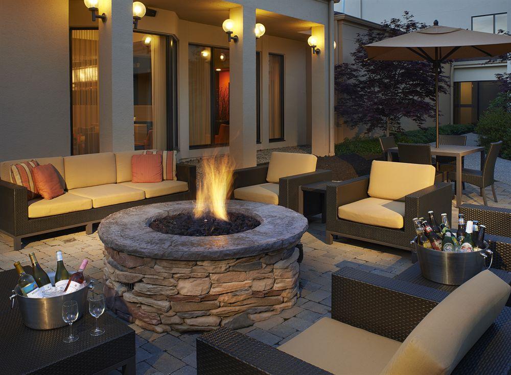 Courtyard Cincinnati Blue Ash Bagian luar foto