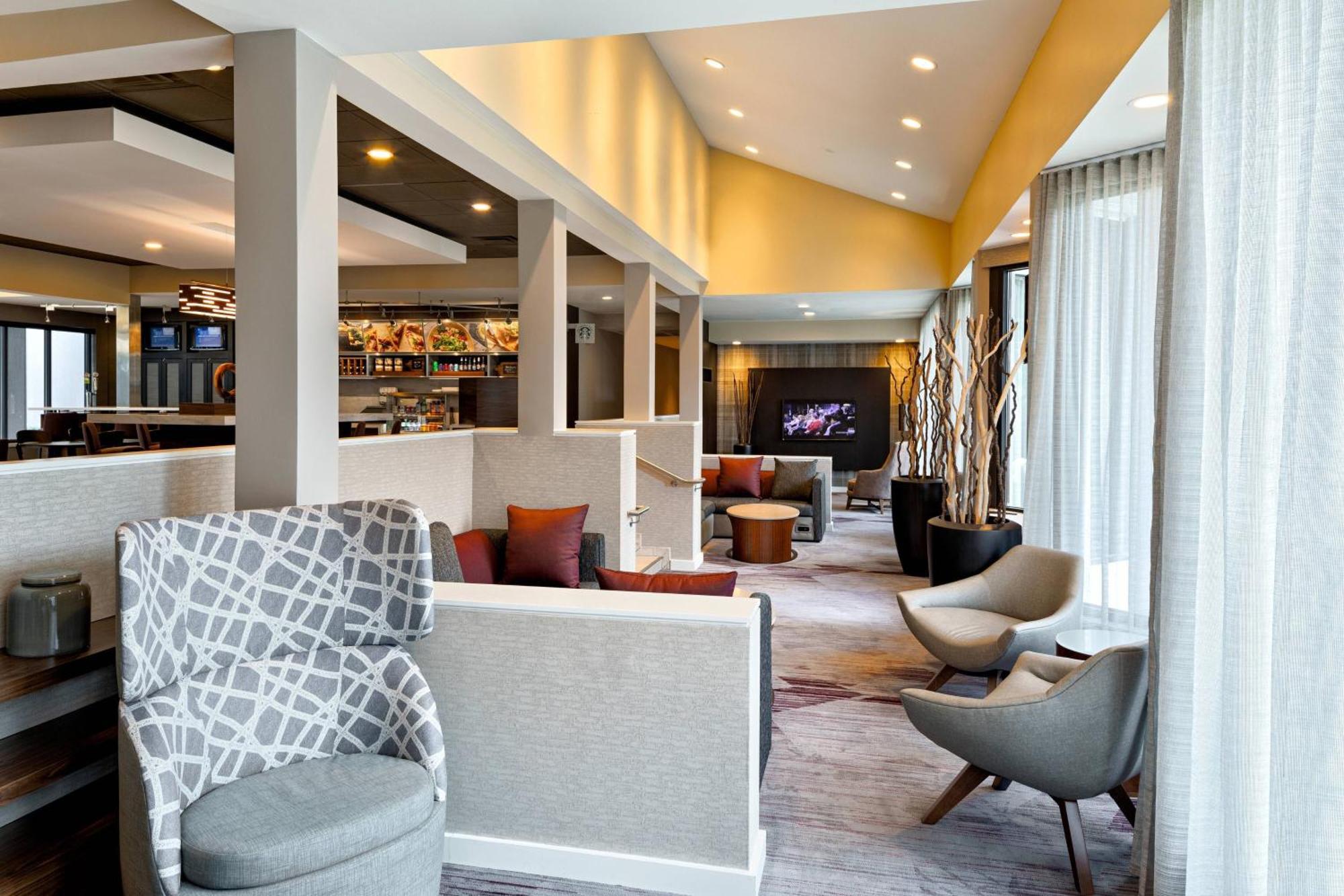 Courtyard Cincinnati Blue Ash Bagian luar foto