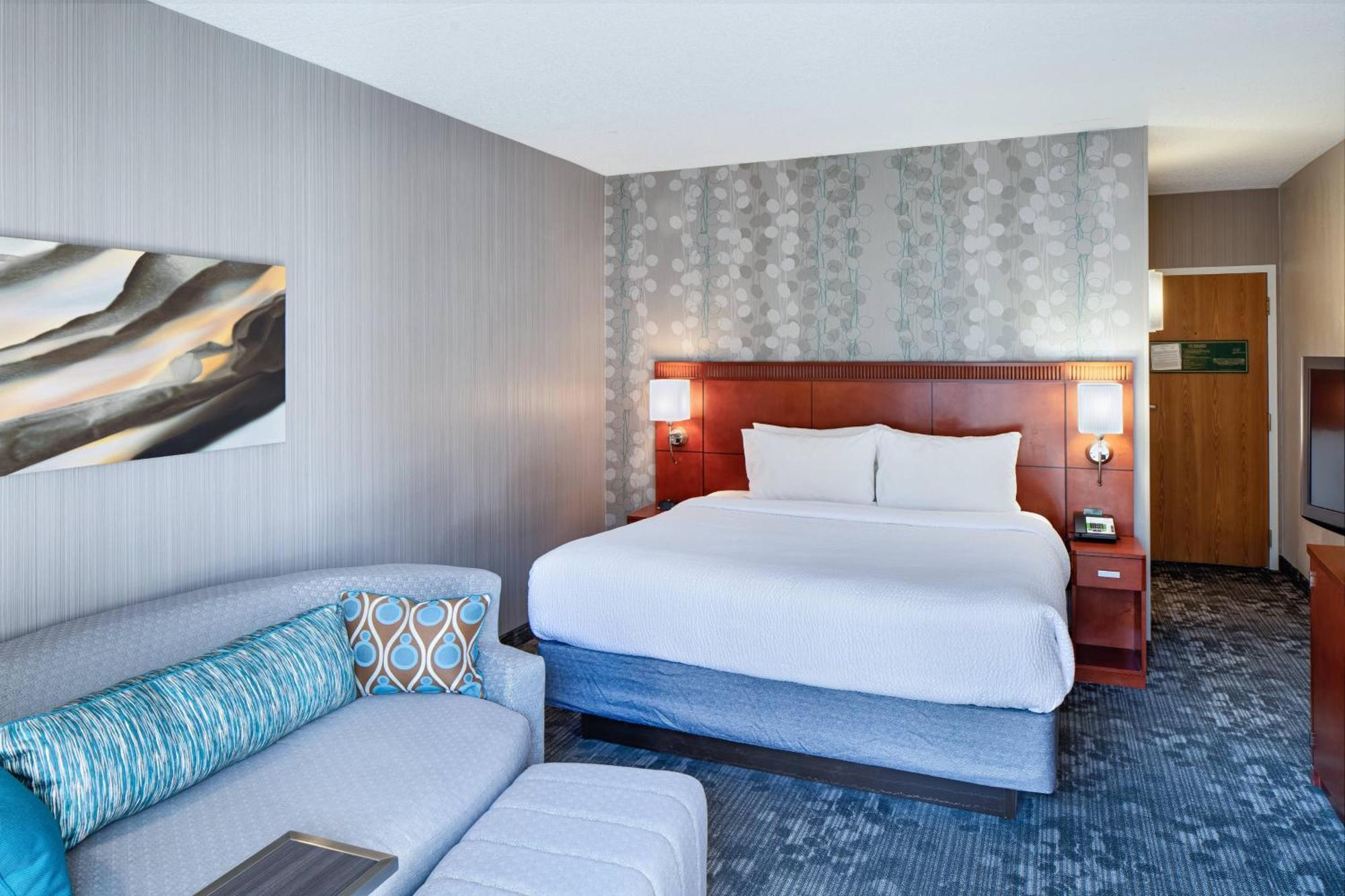 Courtyard Cincinnati Blue Ash Bagian luar foto