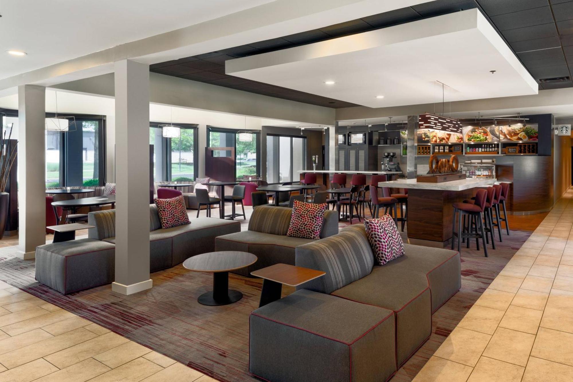 Courtyard Cincinnati Blue Ash Bagian luar foto