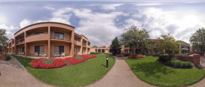 Courtyard Cincinnati Blue Ash Bagian luar foto